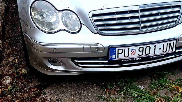 Nepropisno Parkiranje Ulici Fontera
