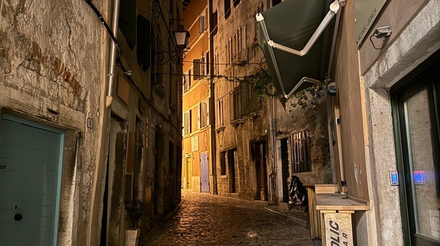 Pregorjela ulična rasvjeta na Zdencu