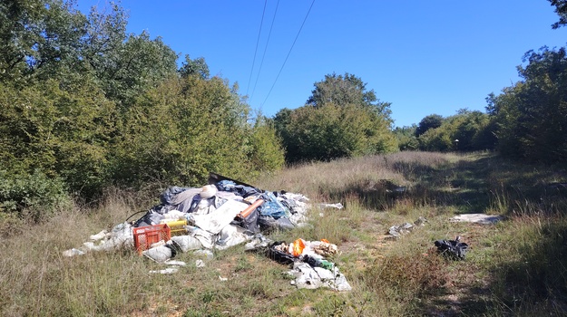 Neodgovorno Odlaganje Građevinskog Materijala