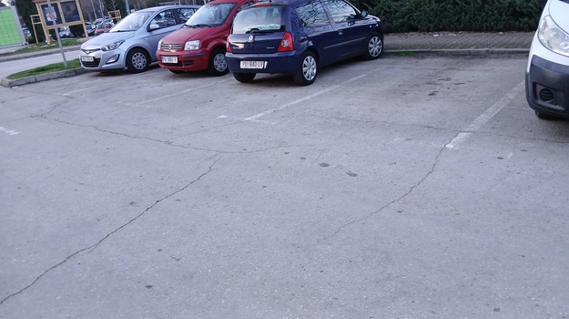 Obnova crta oko marketa Centener