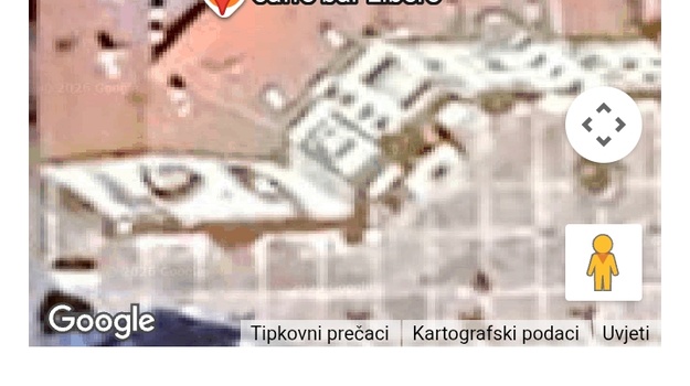 Buka u Kafiću Unutar Zgrade