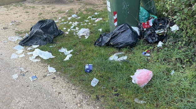 Potrebno isprazniti kante (Vesta i Cisterna)