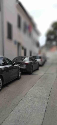 Automobili
