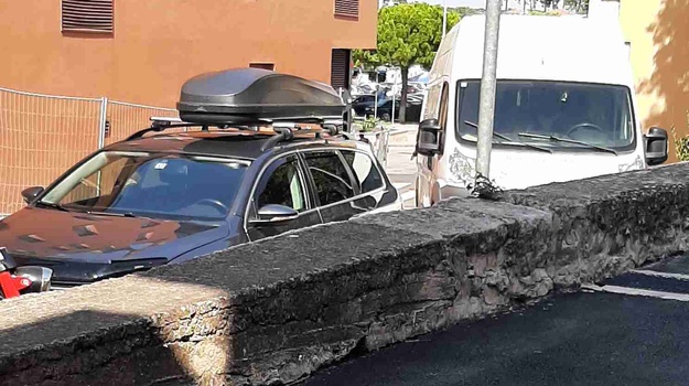 Problem parkiranja na taxi stajalistu