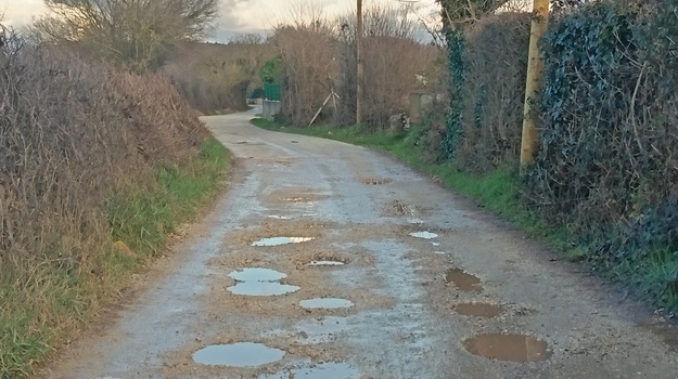 Rupe preplavile cestu Rovinjskog Sela
