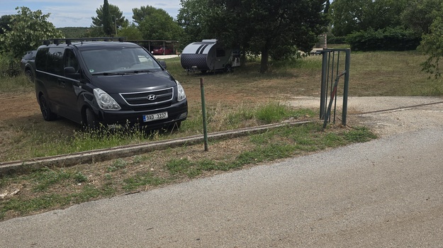 Češki kamperi zauzeli gradsku parcelu