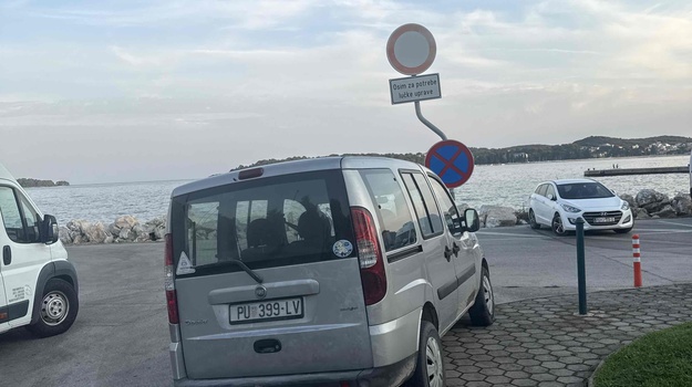 Zabrana parkiranja vozila