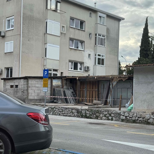 Nezakoniti