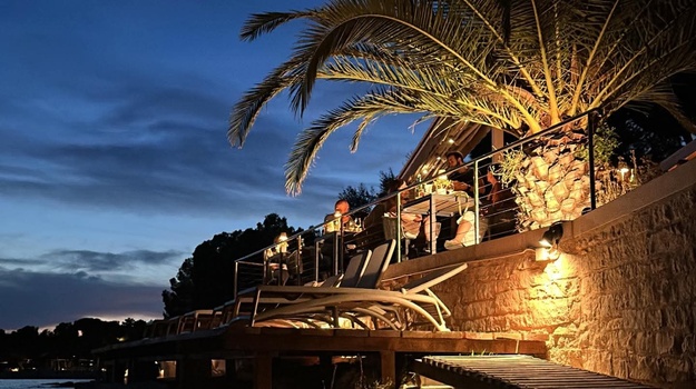 Restoran Blu širi terasu