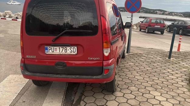 Zabrana parkiranja ovdje