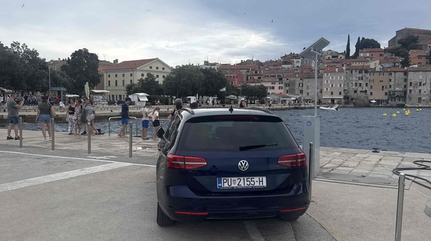 Neprimjereno parkiranje