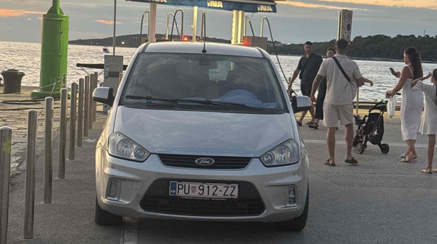 Nepropisno parkiranje nije dozvoljeno