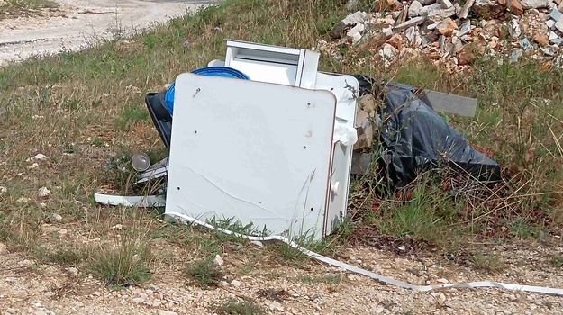 "Molim Vas, Pokupite Smeće"