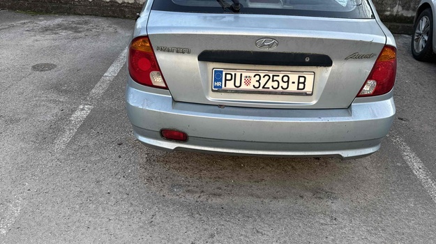 Uklanjanje napuštenog automobila