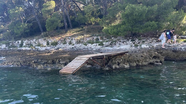 Puknuće mola na Figaroli