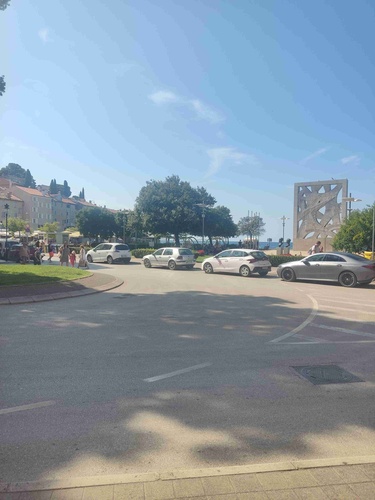 "Automobili