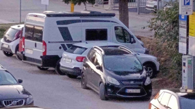 "Parkirališno Kampiranje u Cademii"