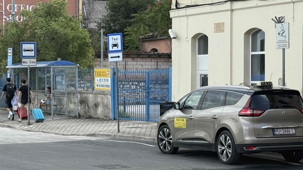 Taksisti zakrčili promet Valdibori
