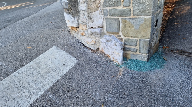 Čišćenje razbijenog stakla