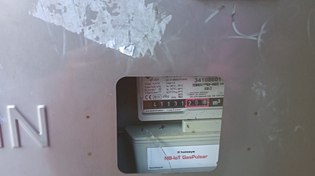 Razbijeno staklo kod vrtića