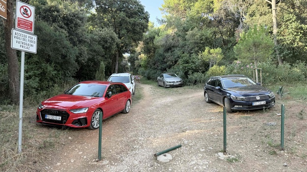 Nesavjesno parkiranje na vatrogasnom putu