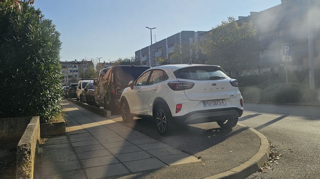 Prometni Kaos u Ulici Amorosa