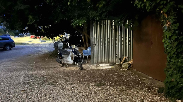 Neovlaštene Garaže na Gradskom Zemljištu