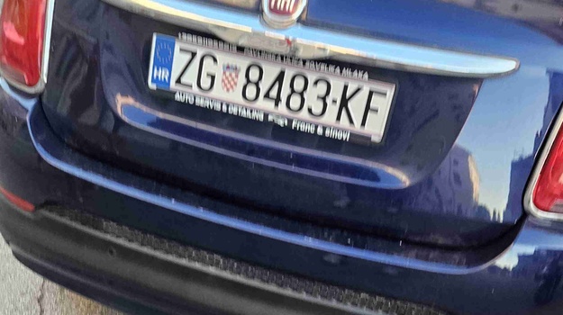 Auto stalno parkiran u centru