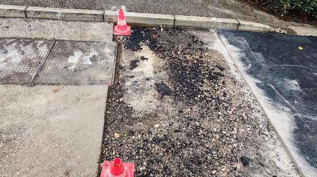 Neasfaltirana rupa opasnost na cesti