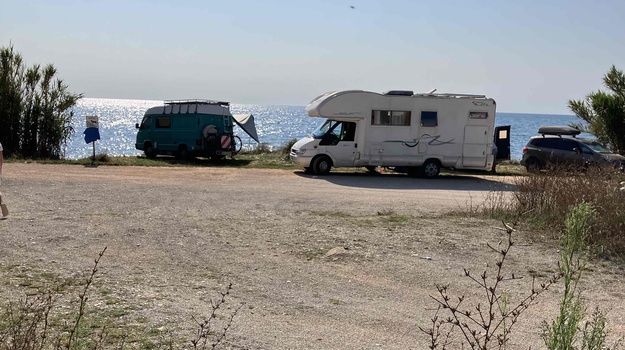 Ilegalno kampiranje