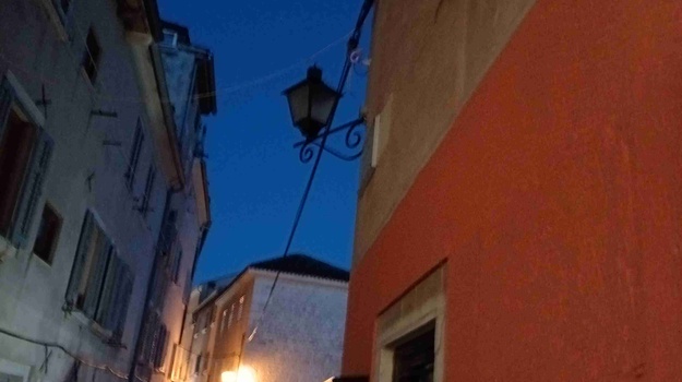 Zamjena žarulje potrebna