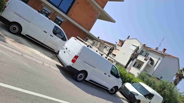 Plastični stupići za sigurnost pješaka
