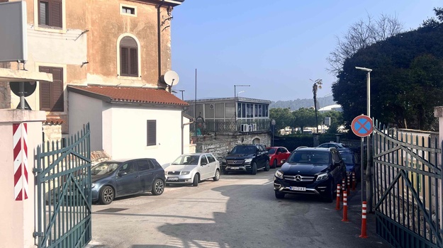 Nepropisno parkiranje kod Boksita