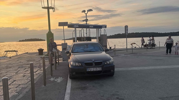 Zabranjeno parkiranje ovdje