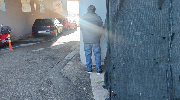 Kontrola Mokrenja u Javnosti