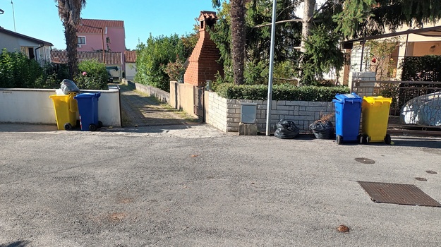 Neredovit odvoz otpada u gradu