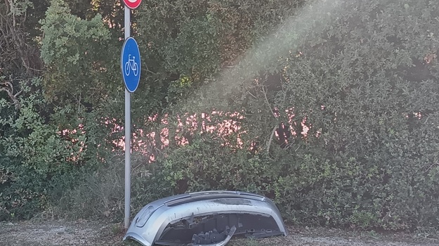 Ostaci automobila na Veštarskoj cesti