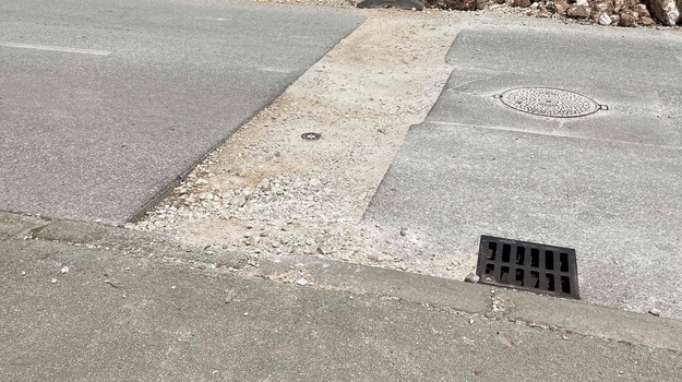 Neispravljen asfalt na cesti Amarina