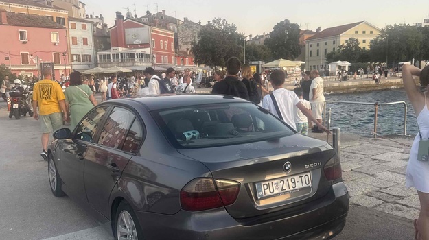 Neprijmjereno parkiranje