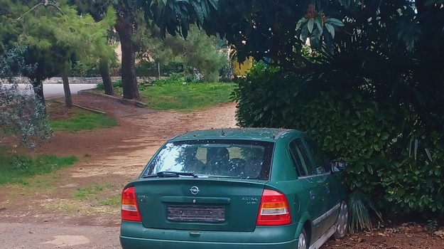 Napušteno vozilo na Zagrebačkoj