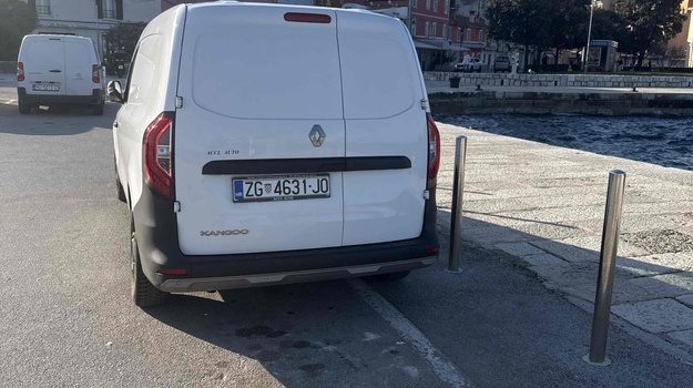 Zabrana parkiranja vozila