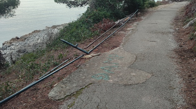 Zapostavljena šetnica turističkog grada