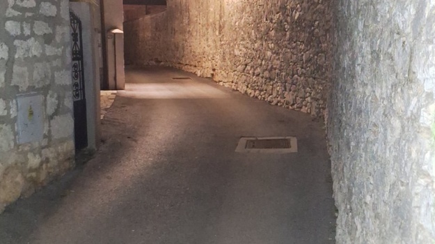 Opasnost u ulici Jurja Dobrile