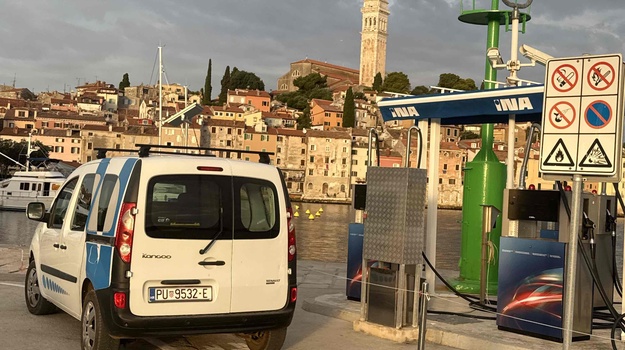 Ograničeno parkiranje na polupraznom parkiralištu