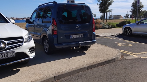 Bahato parkiranje svaki dan