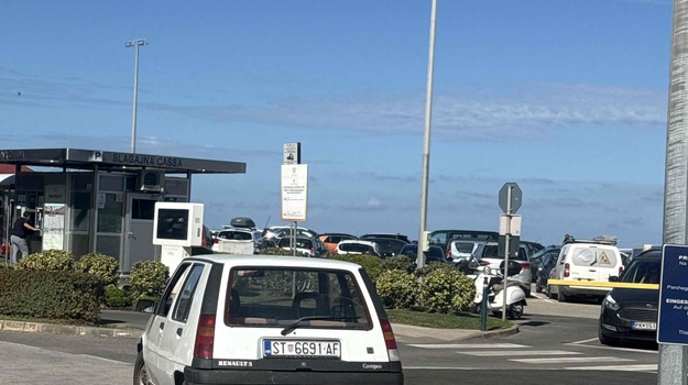 Neprimjereno parkiranje