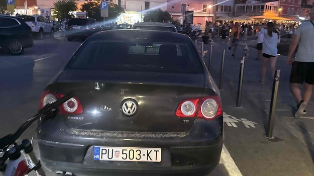 Parkiranje nije dopušteno.