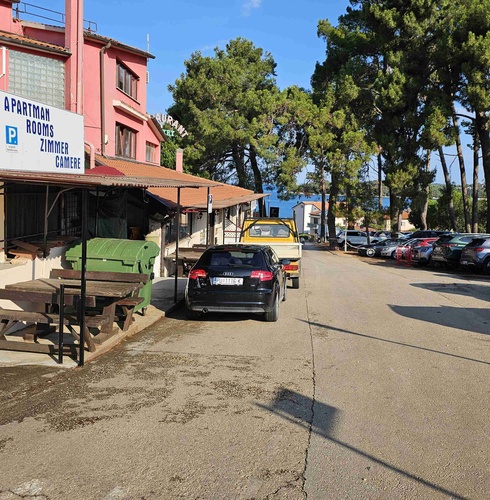 Automobili