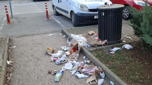 Smeće McDonald'sa kod Konzuma