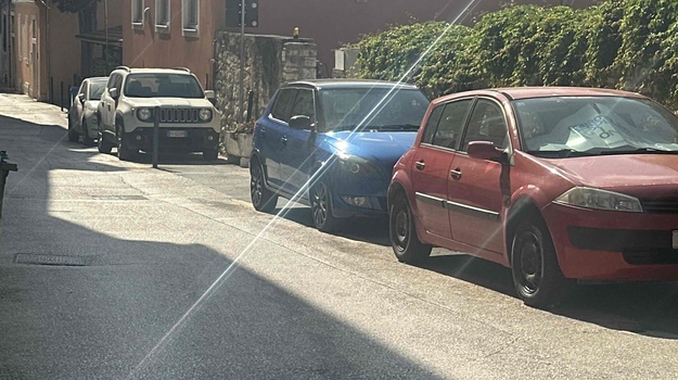 Nezakonito parkiranje na mjestima za invalide
